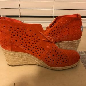 TOMS wedges, women’s size 10